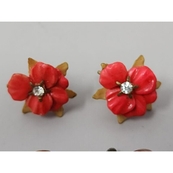 Vintage Screw On Earrings Lucite Rose Celluloid Flower Milk Glass‎ Red Glass - Picture 2 of 6